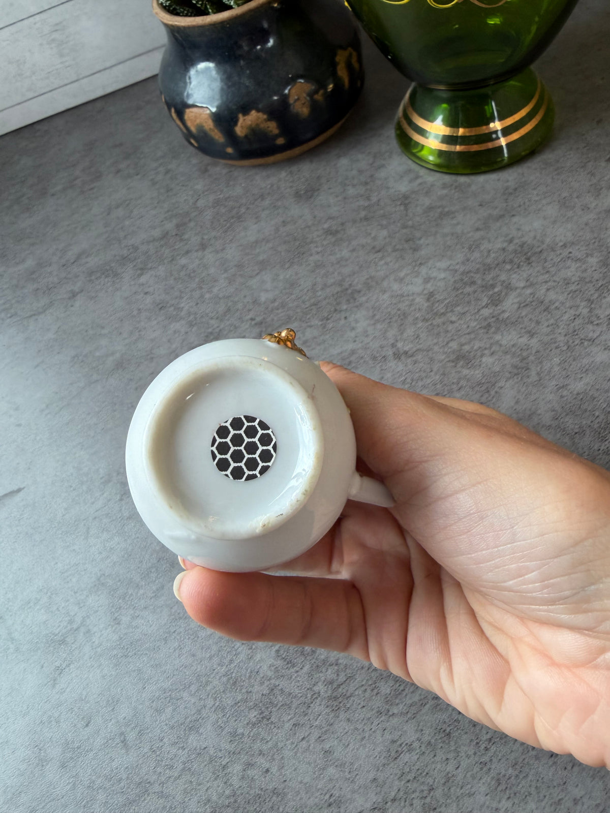 Matches holder