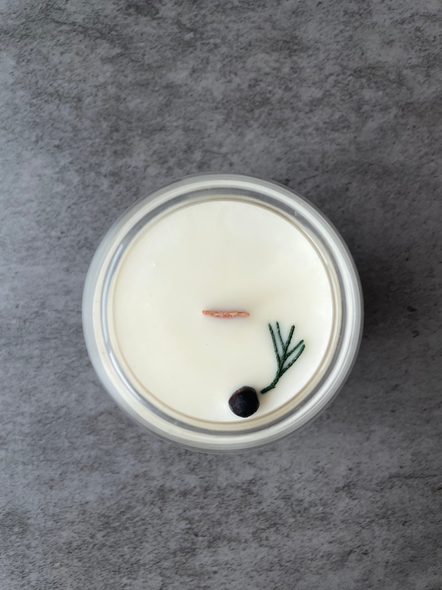 Frosted Juniper Wooden Wick, 6 oz