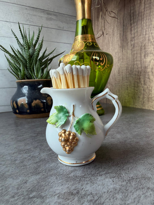 Matches holder