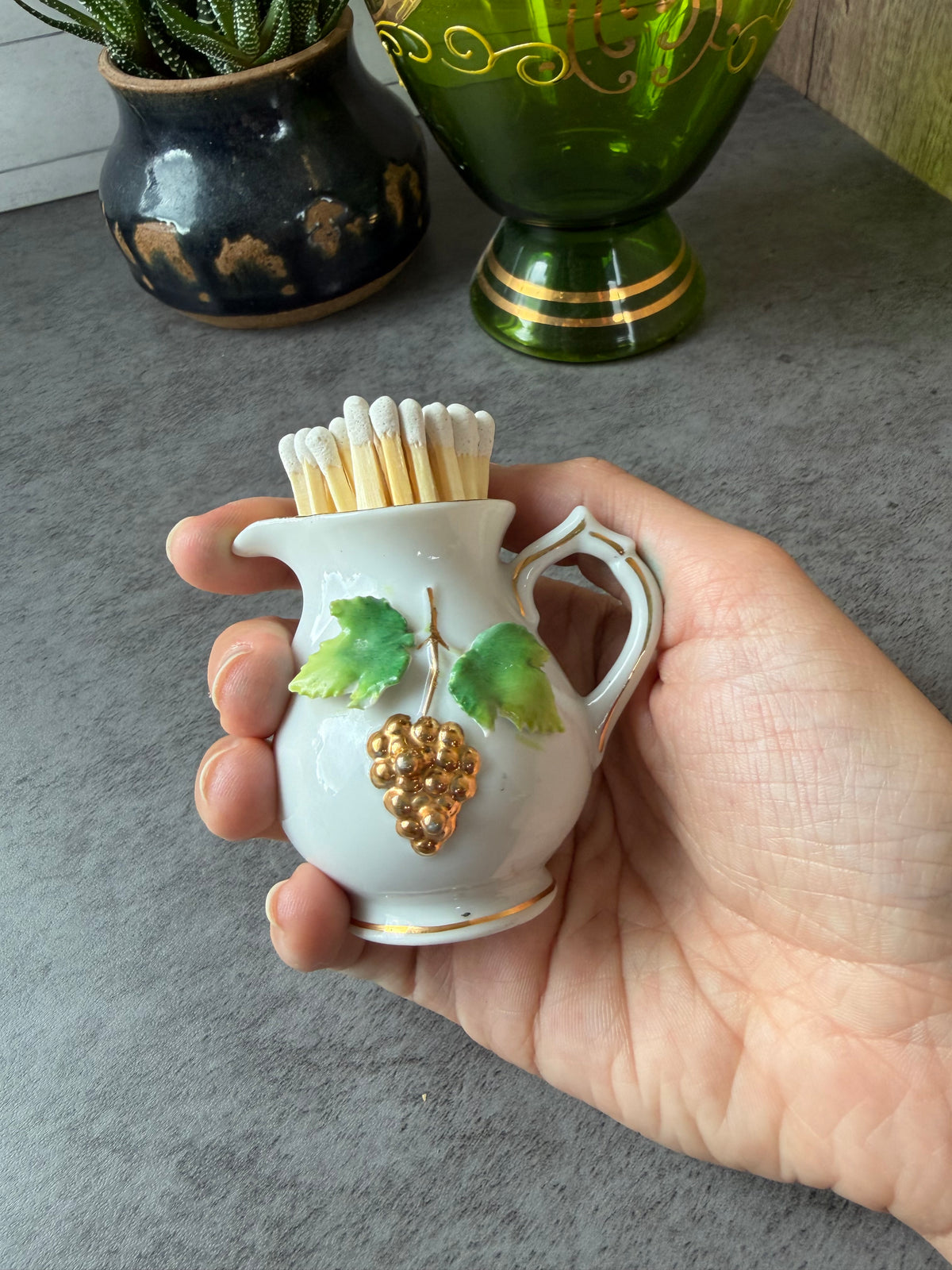 Matches holder