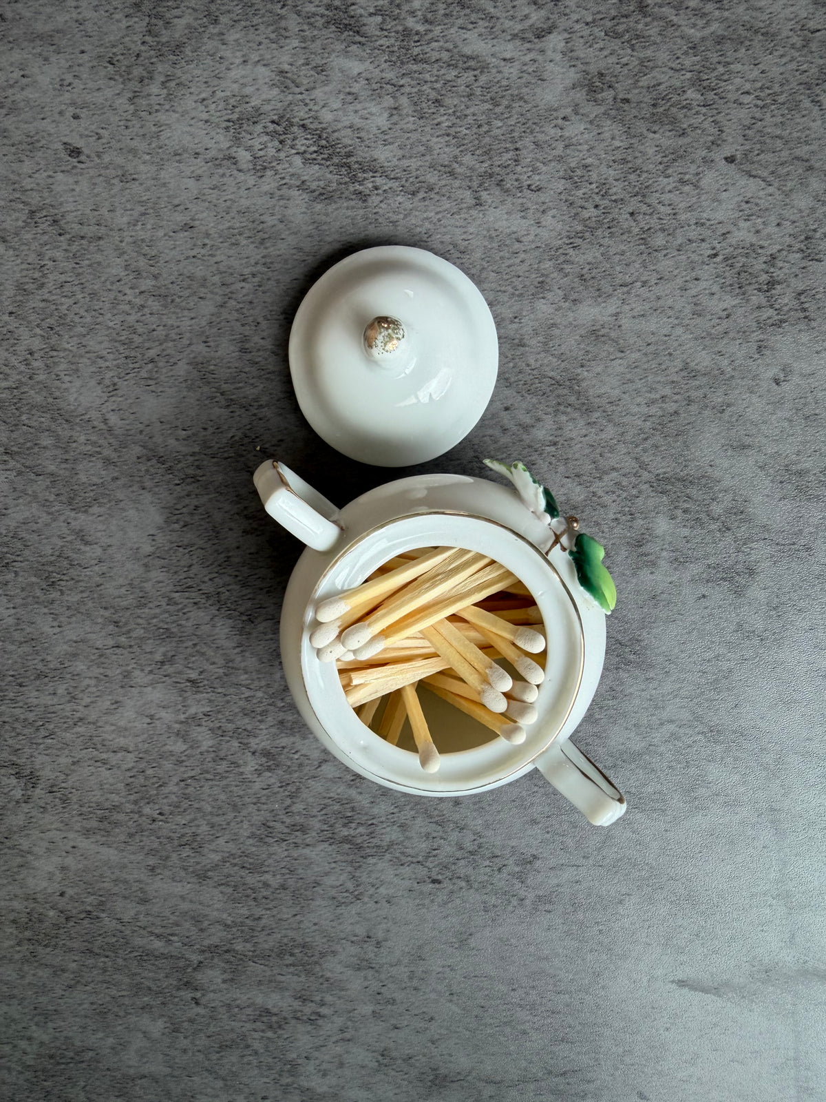 Matches holder